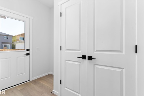 2463 Alces Link Sw, Edmonton, AB - Indoor Photo Showing Other Room