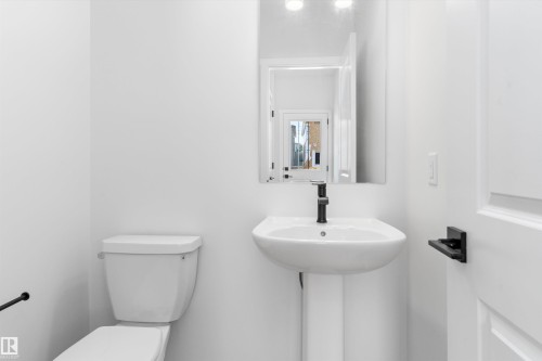 2463 Alces Link Sw, Edmonton, AB - Indoor Photo Showing Bathroom
