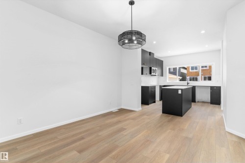 2463 Alces Link Sw, Edmonton, AB - Indoor Photo Showing Kitchen