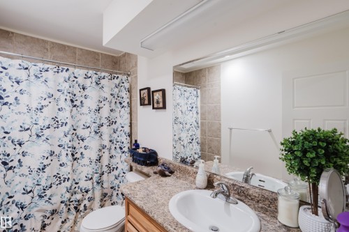 9729 159 Street Nw, Edmonton, AB - Indoor Photo Showing Bathroom