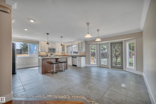 2412 112A Street, Edmonton, AB - Indoor