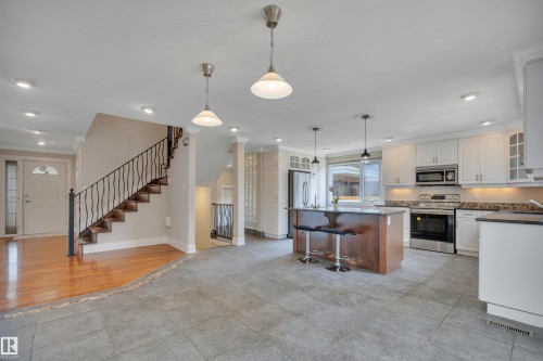 2412 112A Street, Edmonton, AB - Indoor Photo Showing Kitchen With Stainless Steel Kitchen With Upgraded Kitchen