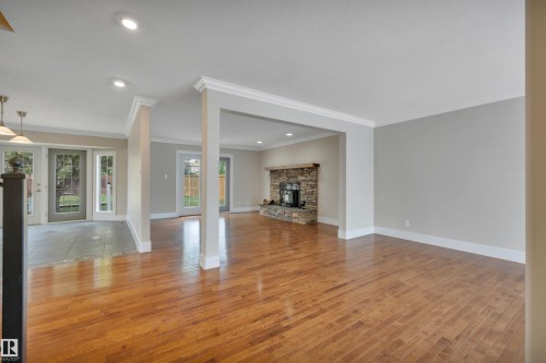 2412 112A Street, Edmonton, AB - Indoor