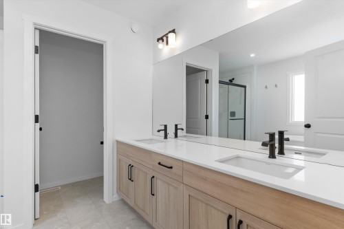 18808 29 Avenue Nw, Edmonton, AB - Indoor Photo Showing Other Room