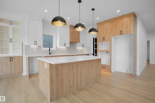 955 Elderberry Landing Nw, Edmonton, AB - Indoor Photo Showing Kitchen