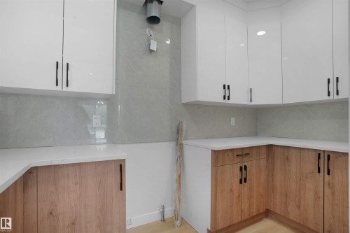 955 Elderberry Landing Nw, Edmonton, AB - Indoor Photo Showing Kitchen