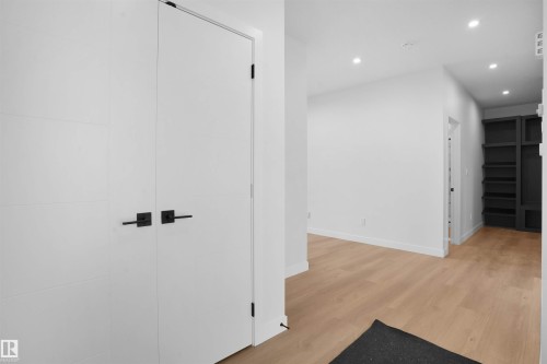 955 Elderberry Landing Nw, Edmonton, AB - Indoor Photo Showing Other Room