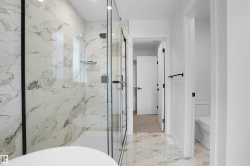 955 Elderberry Landing Nw, Edmonton, AB - Indoor Photo Showing Bathroom