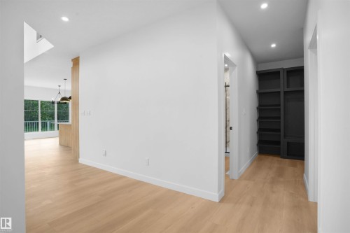 955 Elderberry Landing Nw, Edmonton, AB - Indoor Photo Showing Other Room