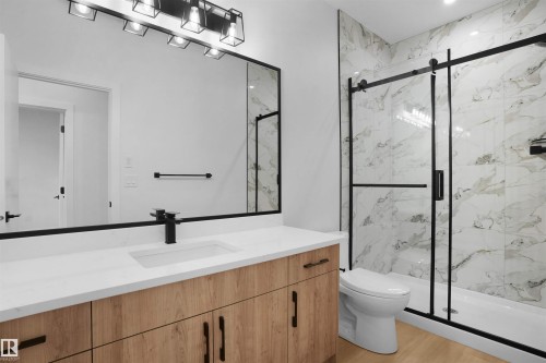 955 Elderberry Landing Nw, Edmonton, AB - Indoor Photo Showing Bathroom