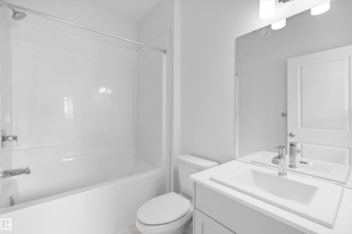 9105 Elves Loop Nw, Edmonton, AB - Indoor Photo Showing Bathroom
