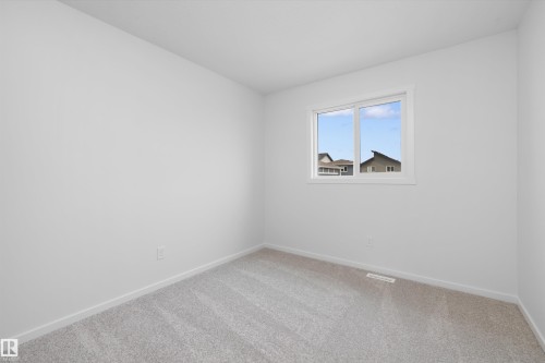 9105 Elves Loop Nw, Edmonton, AB - Indoor Photo Showing Other Room