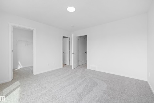 9105 Elves Loop Nw, Edmonton, AB - Indoor Photo Showing Other Room