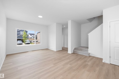 9105 Elves Loop Nw, Edmonton, AB - Indoor Photo Showing Living Room