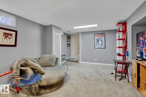 8314 182 Street Nw, Edmonton, AB - Indoor