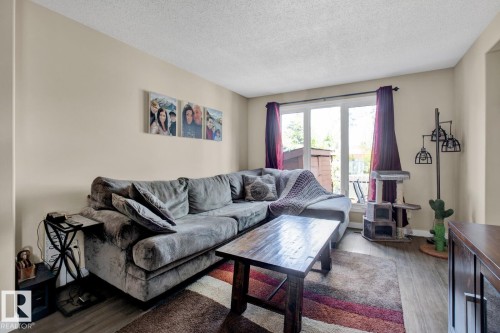 8314 182 Street Nw, Edmonton, AB - Indoor Photo Showing Living Room