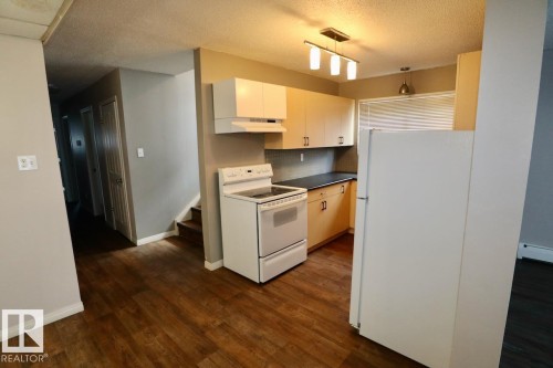 #D 4432 47 St, Leduc, AB - Indoor Photo Showing Kitchen