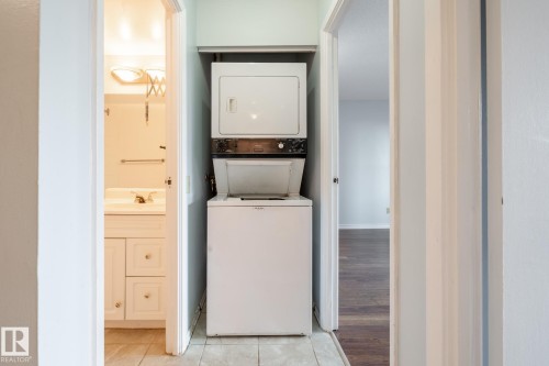 #703 10175 109 St Nw, Edmonton, AB - Indoor Photo Showing Laundry Room