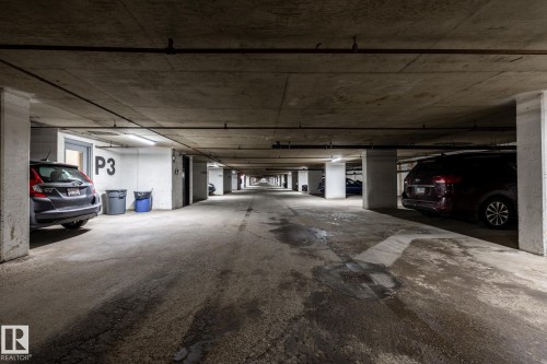 #703 10175 109 St Nw, Edmonton, AB - Indoor Photo Showing Garage