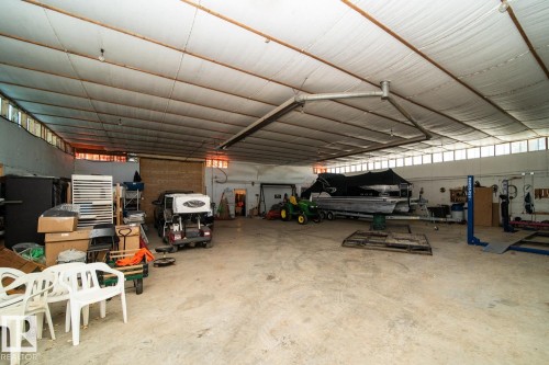 451066 Range Road 73, Rural Wainwright M.D., AB - Indoor Photo Showing Garage