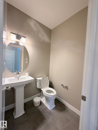 3831 170 Avenue Northwest, Edmonton, AB - Indoor Photo Showing Bathroom