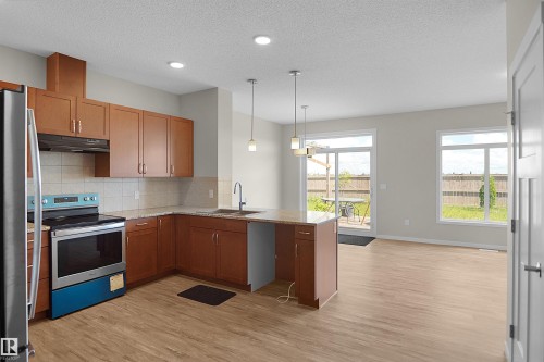 17639 120 Street Nw, Edmonton, AB - Indoor Photo Showing Kitchen