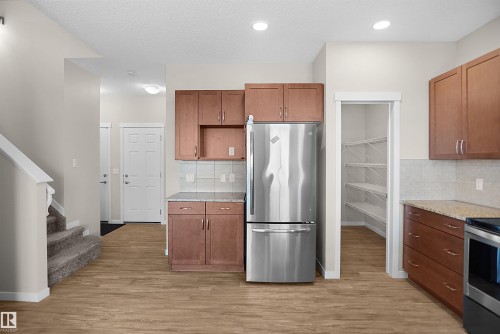 17639 120 Street Nw, Edmonton, AB - Indoor Photo Showing Kitchen