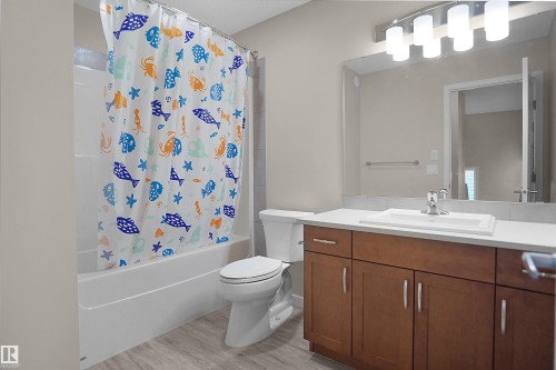 17639 120 Street Nw, Edmonton, AB - Indoor Photo Showing Bathroom