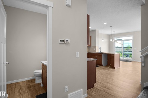 17639 120 Street Nw, Edmonton, AB - Indoor