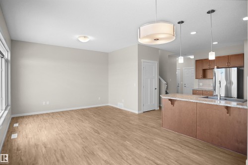 17639 120 Street Nw, Edmonton, AB - Indoor Photo Showing Kitchen