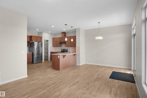 17639 120 Street Nw, Edmonton, AB - Indoor Photo Showing Kitchen