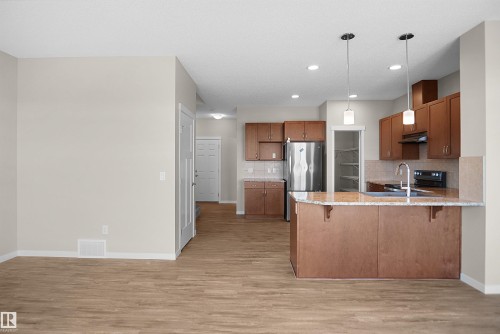 17639 120 Street Nw, Edmonton, AB - Indoor Photo Showing Kitchen