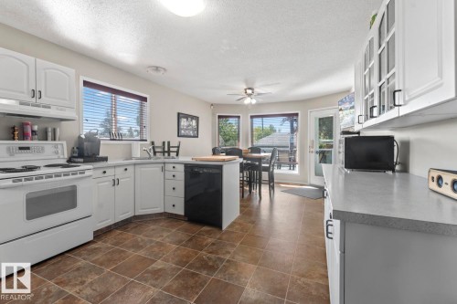 1303 5 Avenue, Cold Lake, AB - Indoor Photo Showing Kitchen