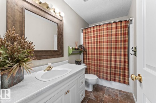 1303 5 Avenue, Cold Lake, AB - Indoor Photo Showing Bathroom