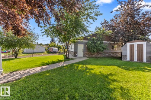 1303 5 Avenue, Cold Lake, AB - Outdoor