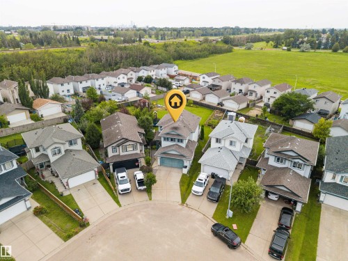 214 Hyndman Crescent Nw, Edmonton, AB - Outdoor With View