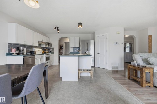 214 Hyndman Crescent Nw, Edmonton, AB - Indoor
