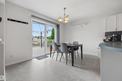 214 Hyndman Crescent Nw, Edmonton, AB - Indoor