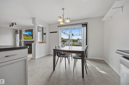 214 Hyndman Crescent Nw, Edmonton, AB - Indoor