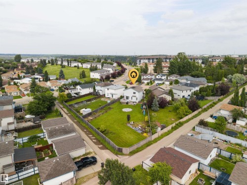 214 Hyndman Crescent Nw, Edmonton, AB - Outdoor With View