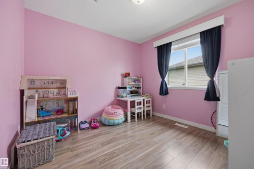 214 Hyndman Crescent Nw, Edmonton, AB - Indoor