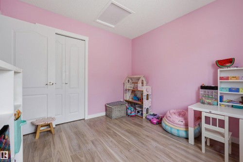 214 Hyndman Crescent Nw, Edmonton, AB - Indoor