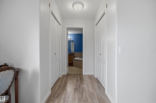 214 Hyndman Crescent Nw, Edmonton, AB - Indoor Photo Showing Other Room
