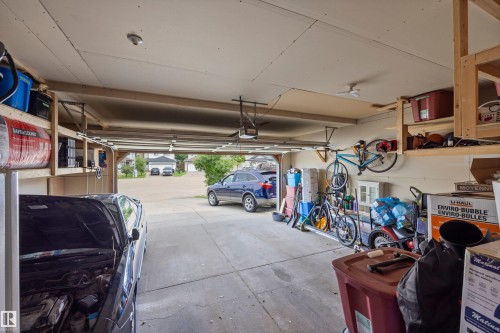 214 Hyndman Crescent Nw, Edmonton, AB - Indoor Photo Showing Garage