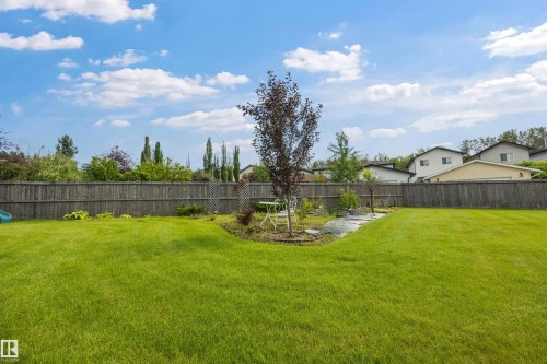 214 Hyndman Crescent Nw, Edmonton, AB - Outdoor With Backyard