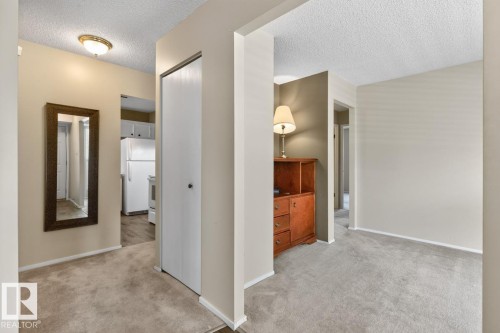 #31 2115 118 St Nw, Edmonton, AB - Indoor Photo Showing Other Room