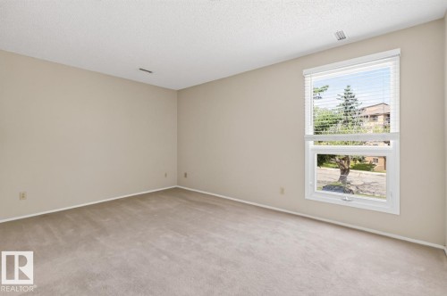 #31 2115 118 St Nw, Edmonton, AB - Indoor Photo Showing Other Room