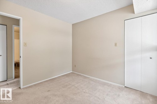 #31 2115 118 St Nw, Edmonton, AB - Indoor Photo Showing Other Room