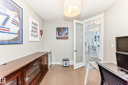 9034 24 Ave Sw, Edmonton, AB - Indoor Photo Showing Bathroom