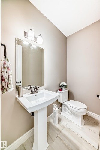 9034 24 Ave Sw, Edmonton, AB - Indoor Photo Showing Other Room